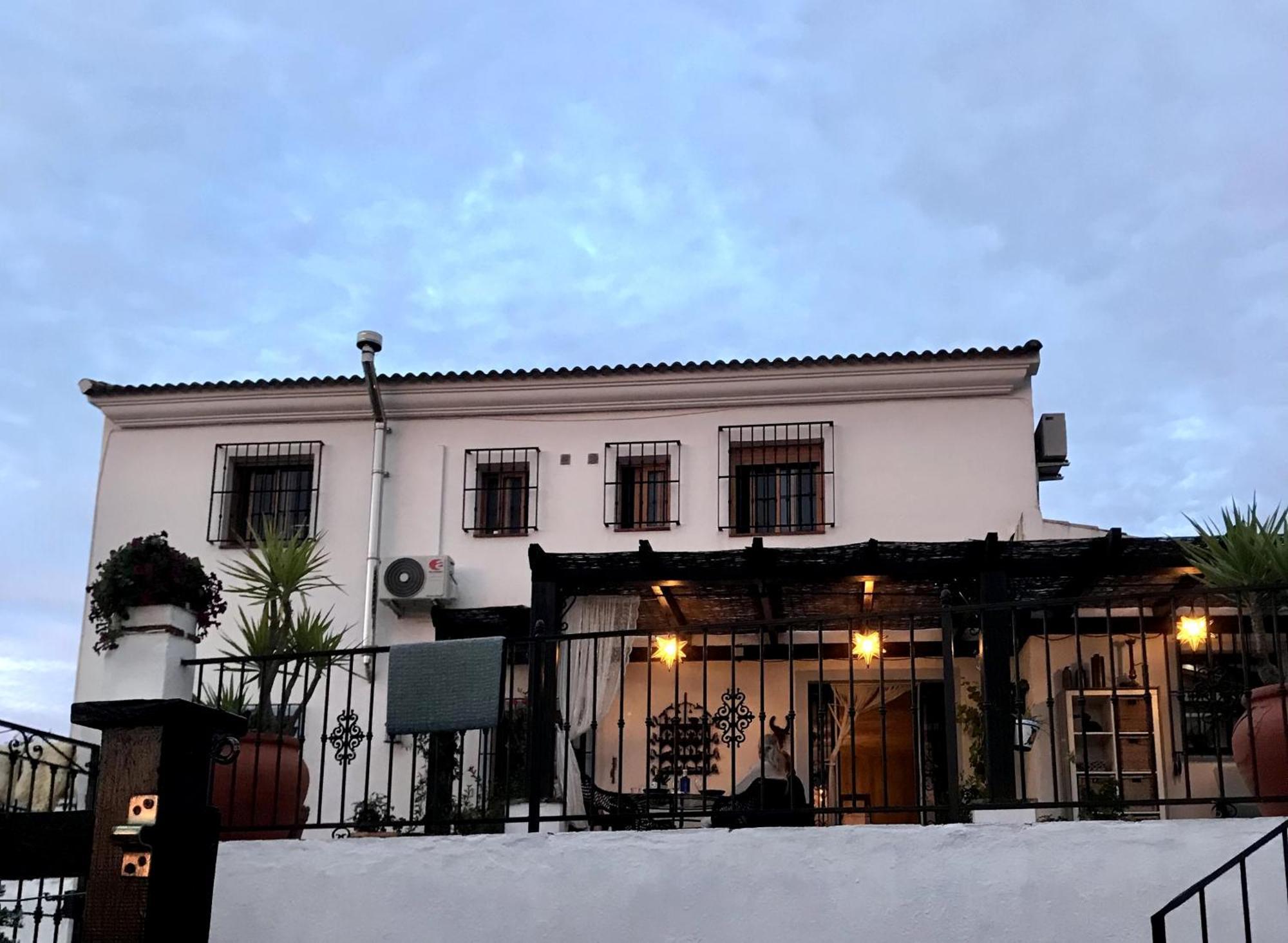 Todos Y Tonya Bed & Breakfast Archidona Bagian luar foto