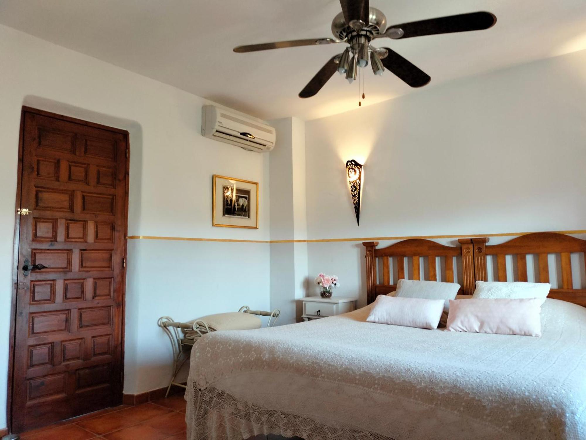 Todos Y Tonya Bed & Breakfast Archidona Bagian luar foto