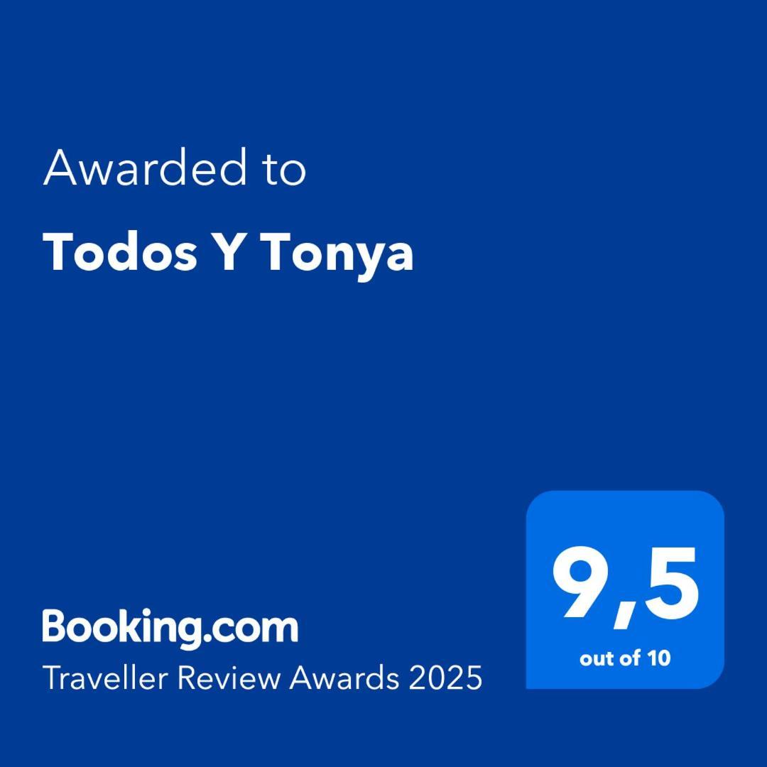 Todos Y Tonya Bed & Breakfast Archidona Bagian luar foto